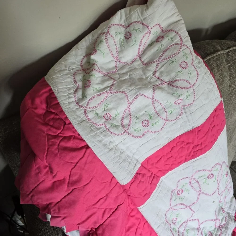 Vintage 1900s Quilt Pink White Hearts Prairie Point Binding Embroidered 90